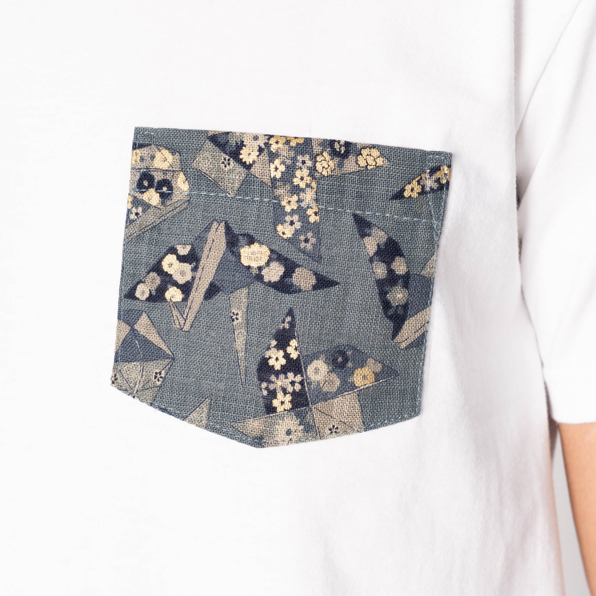 Pocket Tee - White - Origami Poplin - Blue - Image 4
