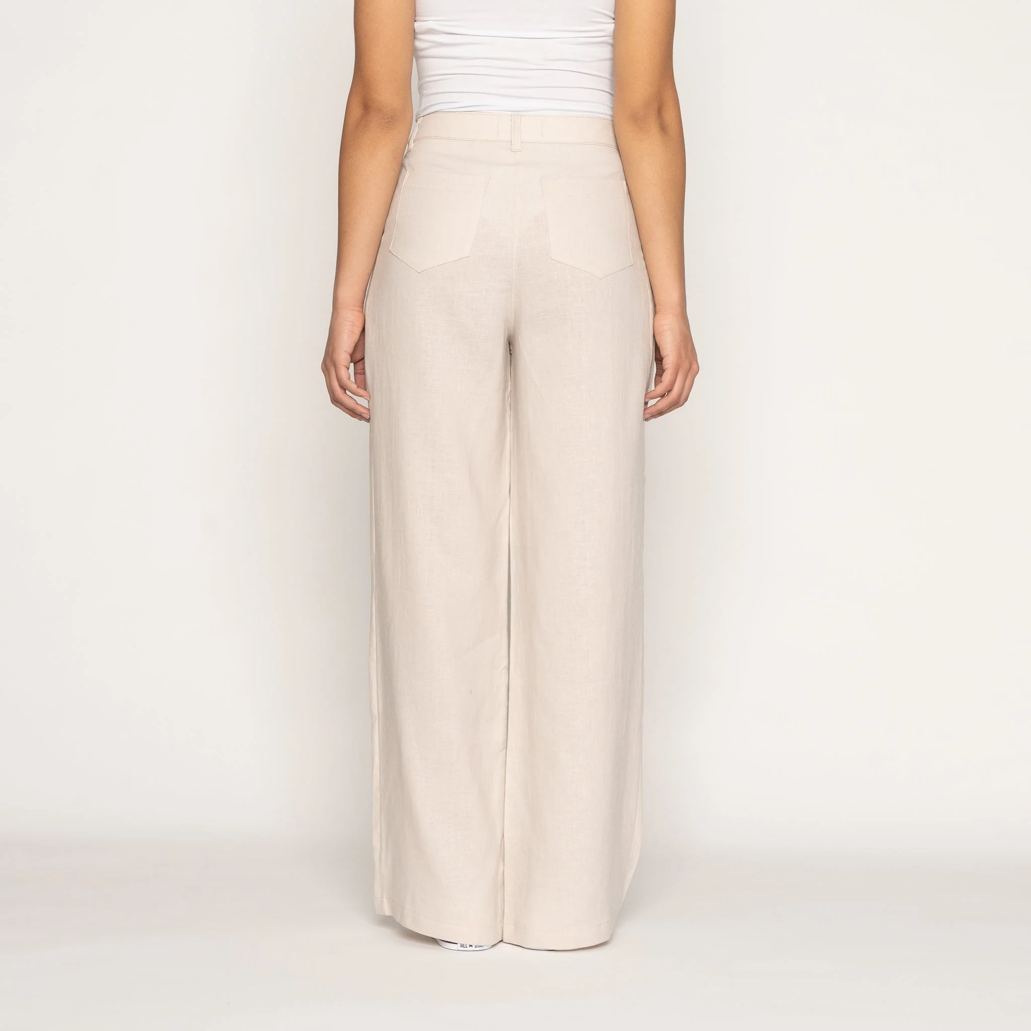 Relaxed Pleated Trouser - French Linen Fine Canvas - Ecru - Image 3