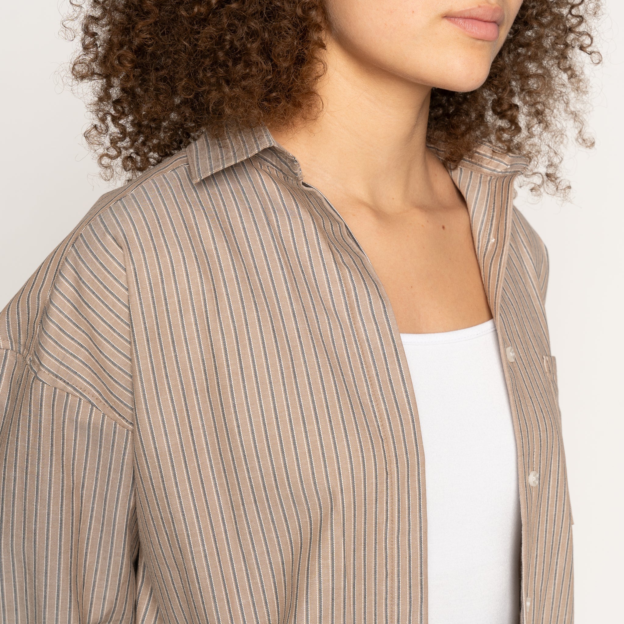 Roomy Shirt - Soft Finish Classic Stripe - Taupe - Image 4